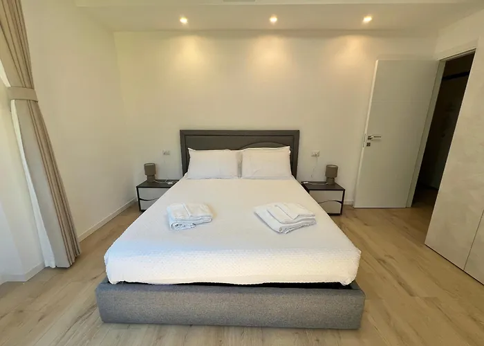 Dreamer House Deluxe - Lakeview Apartman